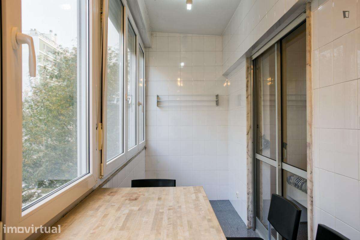 Quarto - localizado em Benfica Lisbon - Grande imagem: 2/60