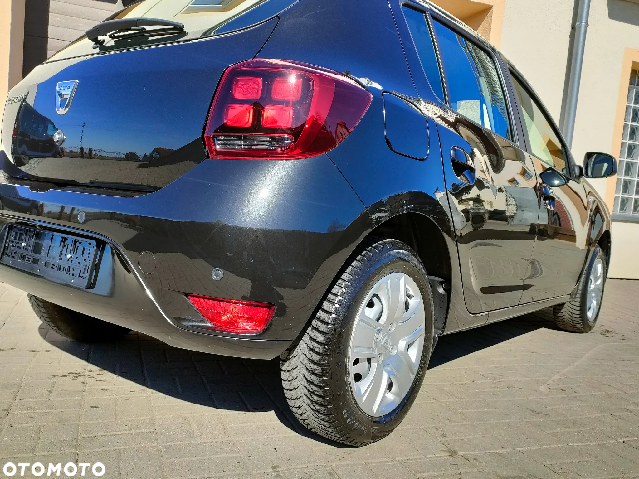 Dacia Sandero 1.2 16V 75 Laureate - 34
