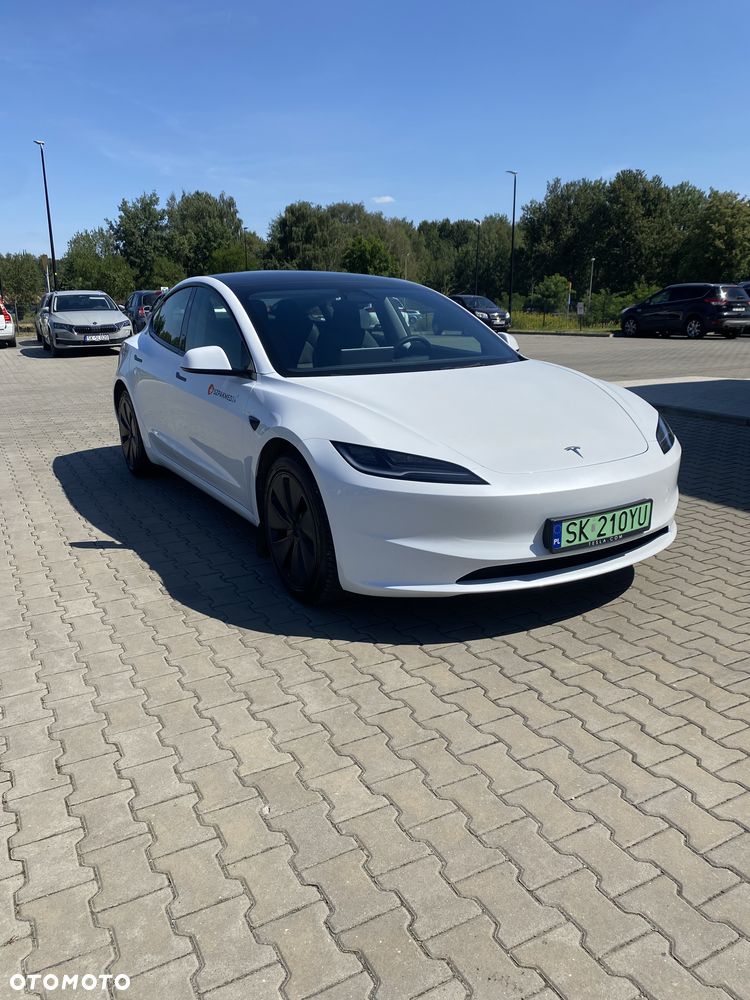 Tesla Model 3 - 3