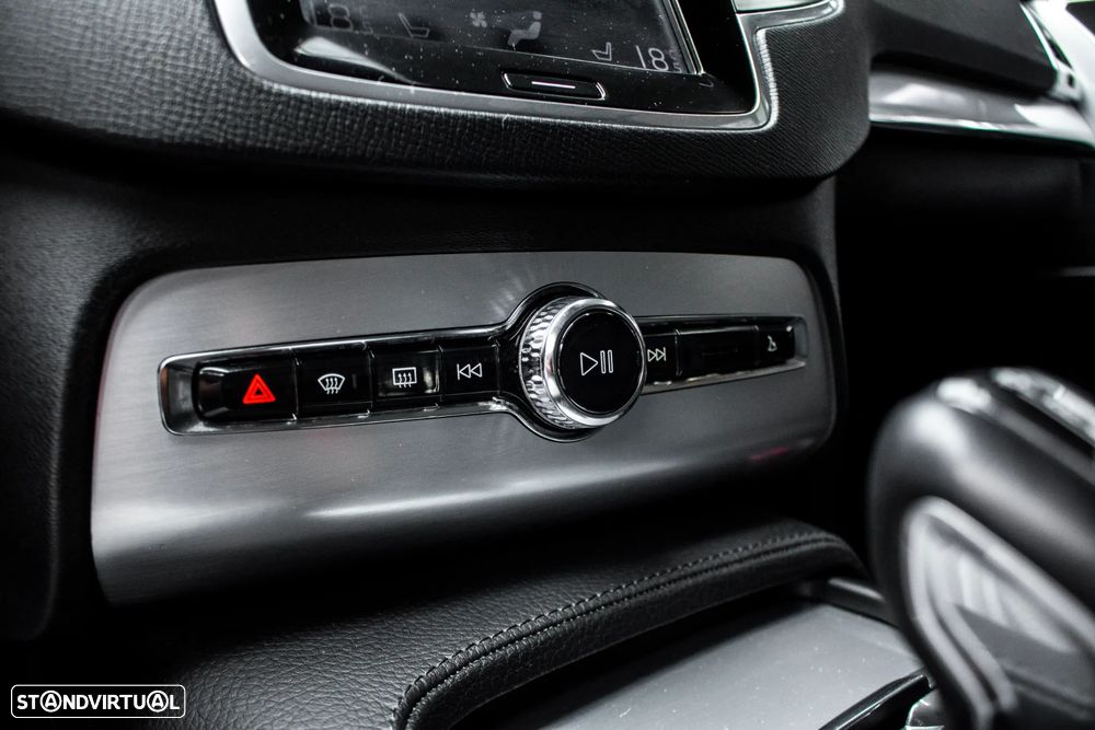 Volvo XC 90 2.0 D4 Momentum - 23