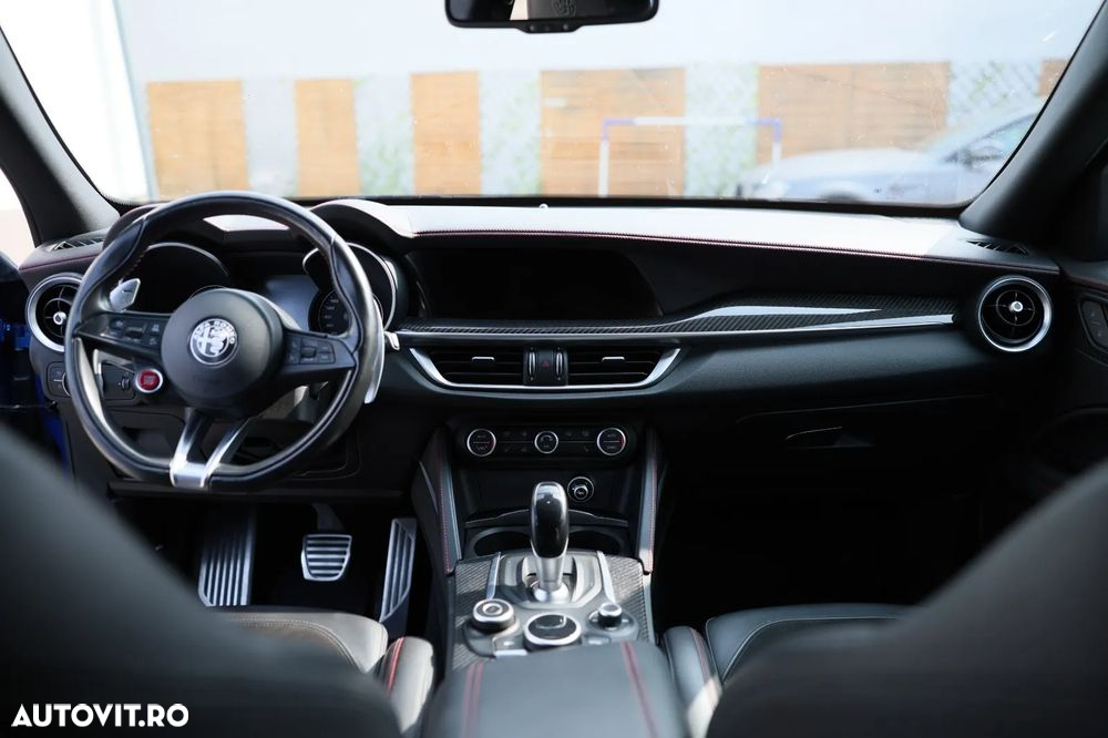Alfa Romeo Stelvio V6 2.9 Bi-Turbo AT8-Q4 Quadrifoglio - 14