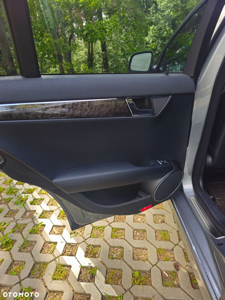 Mercedes-Benz Klasa C 350 4Matic 7G-TRONIC Avantgarde - 13