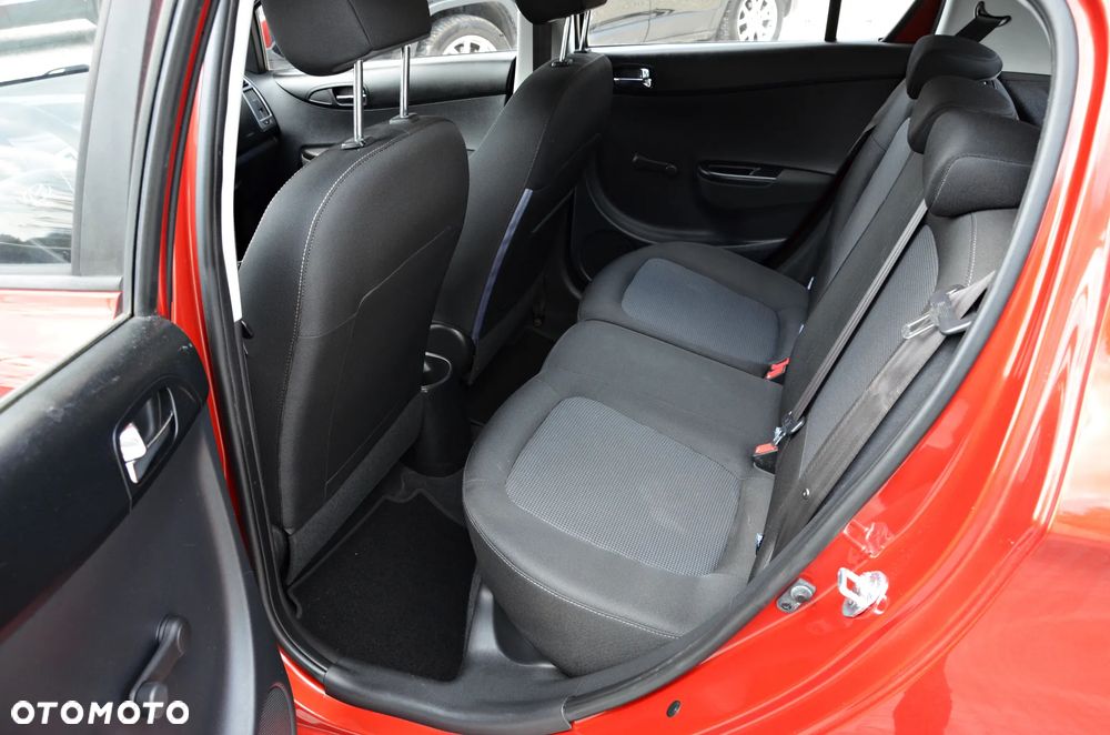 Hyundai i20 1.2 Trend - 31