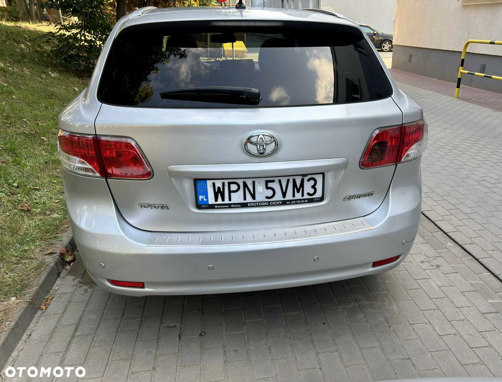 Toyota Avensis 2.0 Sol - 4