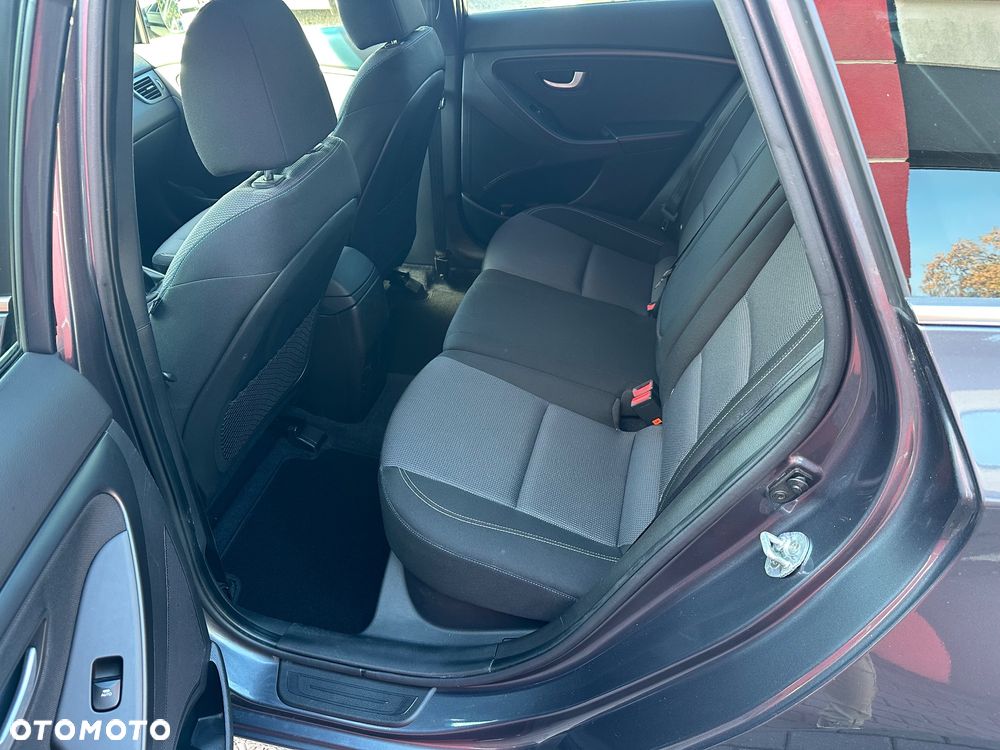 Hyundai i30 Kombi 1.6 CRDI Passion - 10
