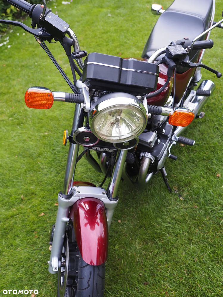 Honda Nighthawk - 14