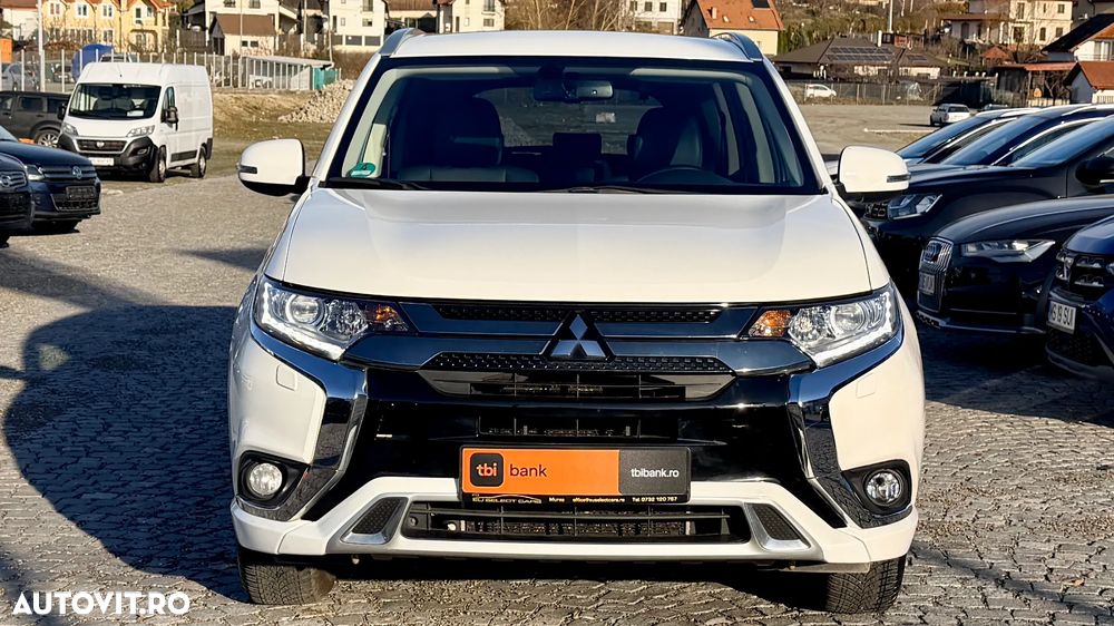 Mitsubishi Outlander PHEV 2.4 L 4X4 Intense - 27
