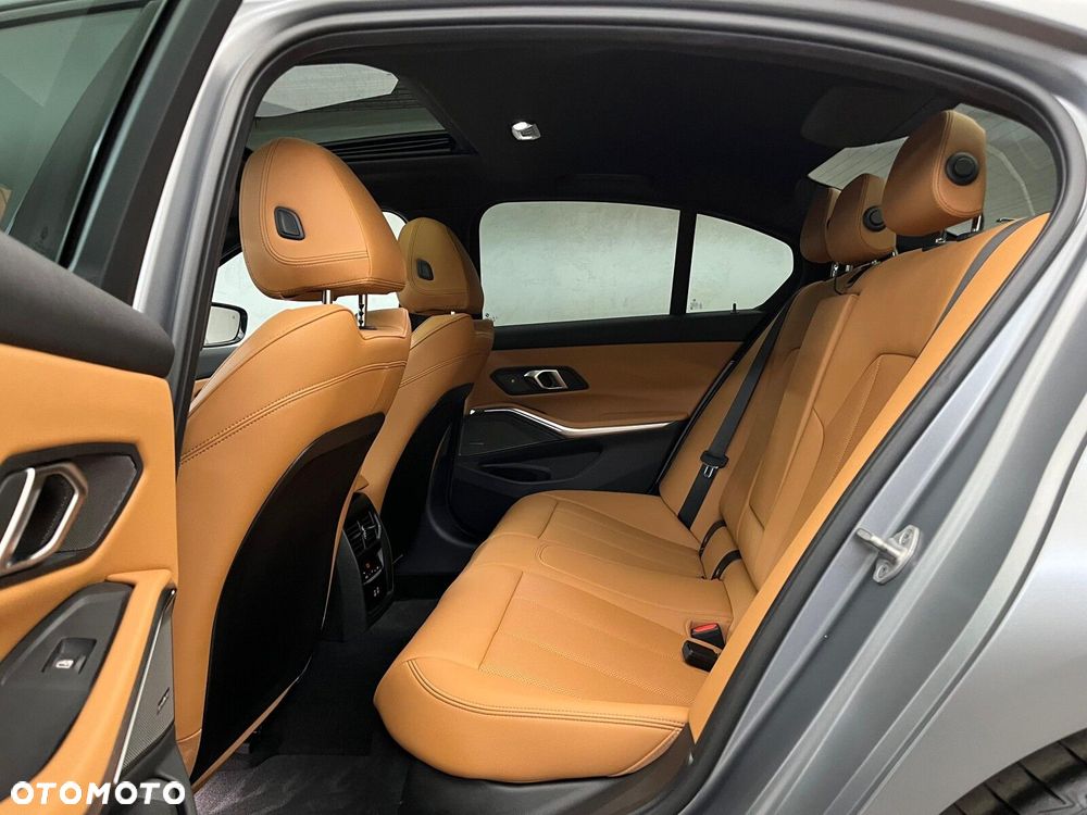 BMW Seria 3 320d xDrive mHEV M Sport sport - 33