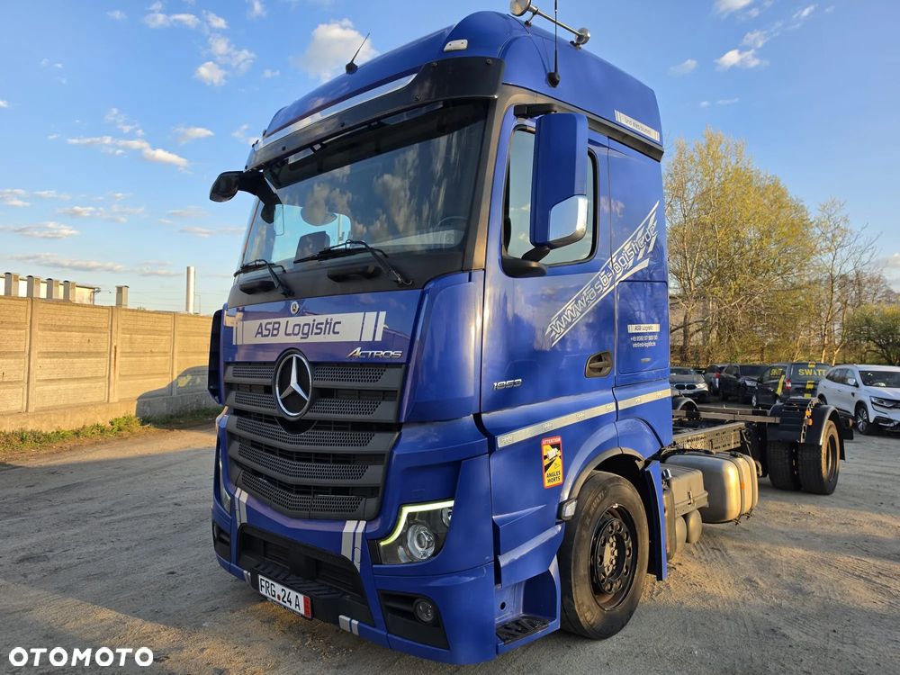 Mercedes-Benz Actros - 1
