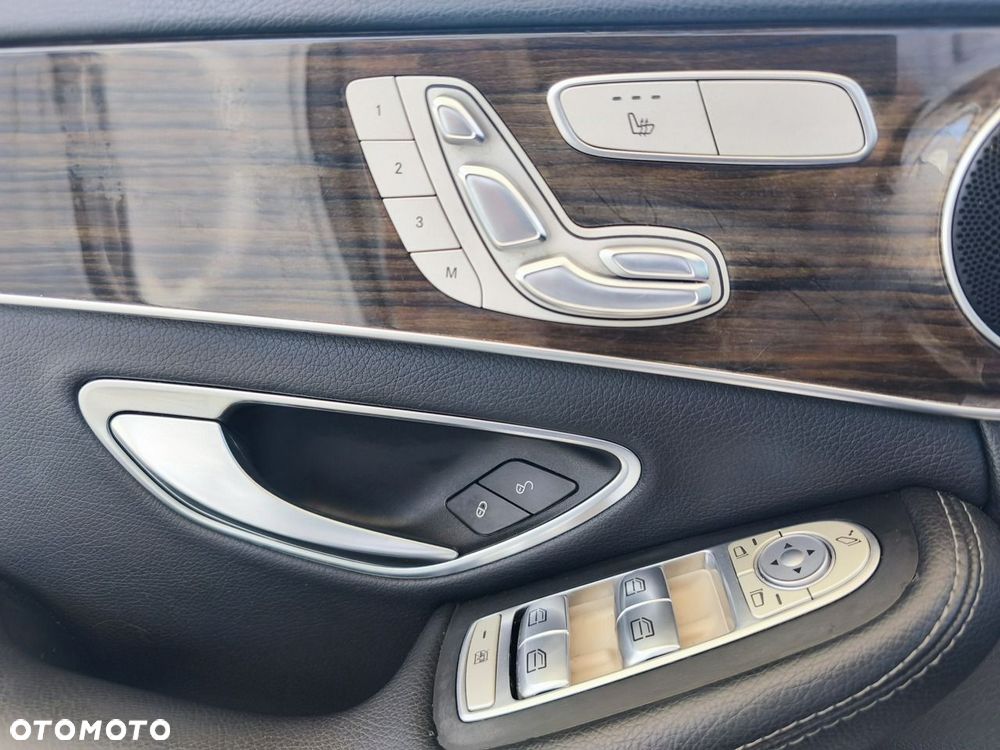 Mercedes-Benz Klasa C 300 7G-TRONIC Avantgarde - 23