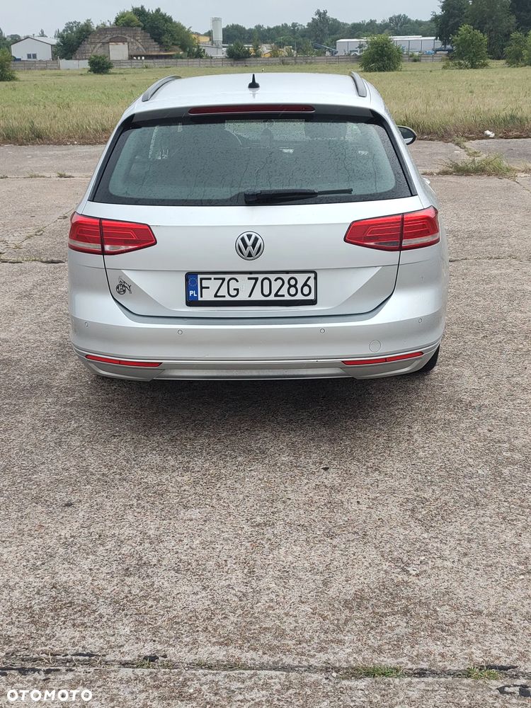 Volkswagen Passat 2.0 TDI SCR DSG Comfortline - 8