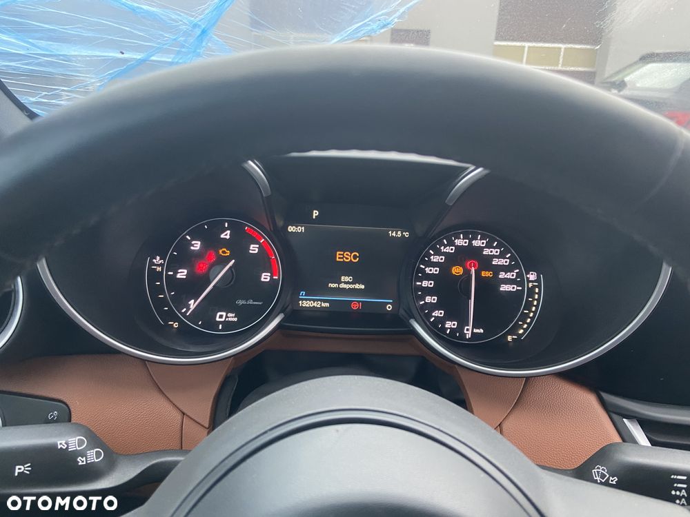 Alfa Romeo Giulia 2.2 AT8 - 11