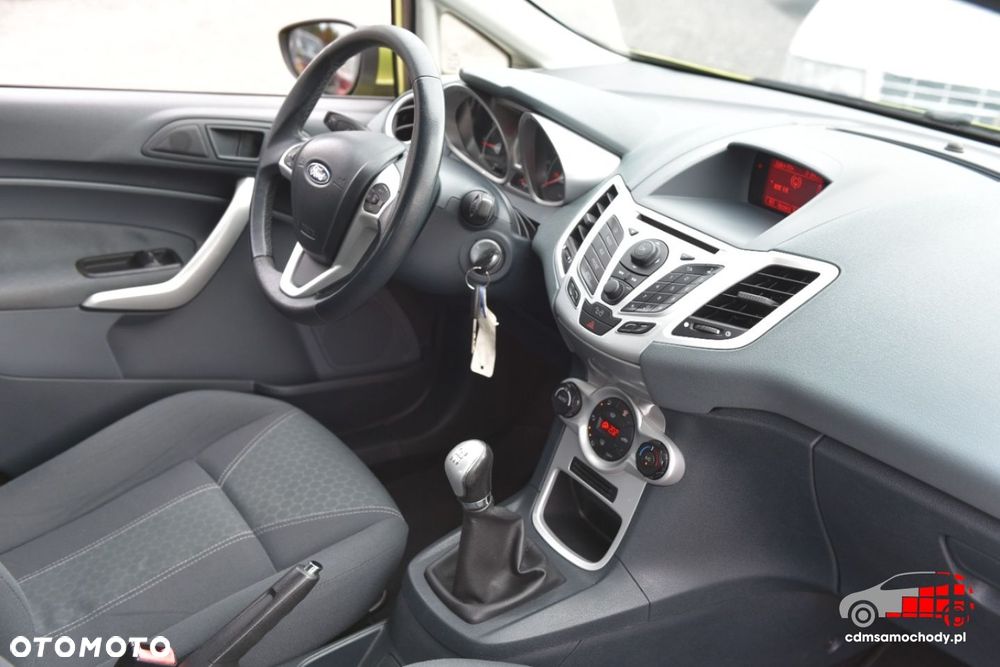 Ford Fiesta - 25