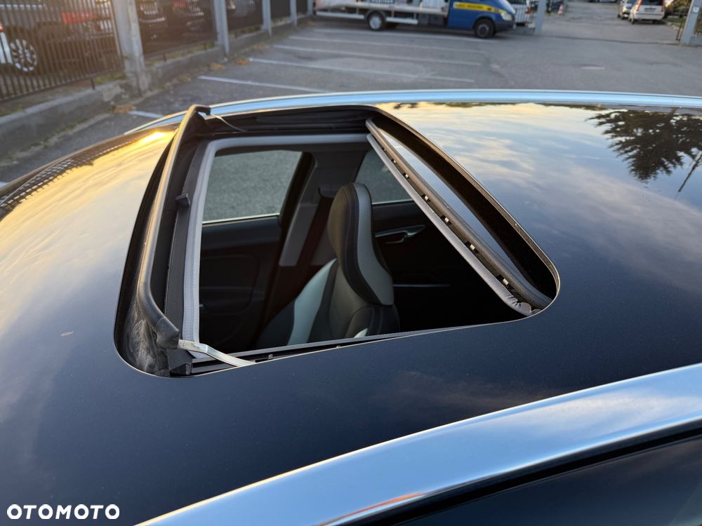 Volvo V60 T6 AWD Geartronic RDesign - 17