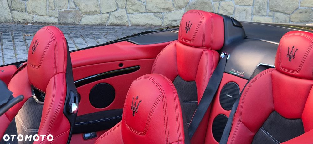 Maserati GranCabrio - 22