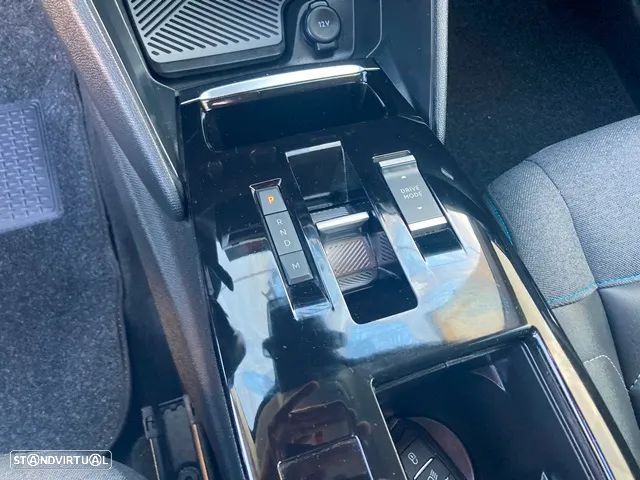 Citroën C4 PureTech 130 Stop&Start EAT8 SHINE - 32