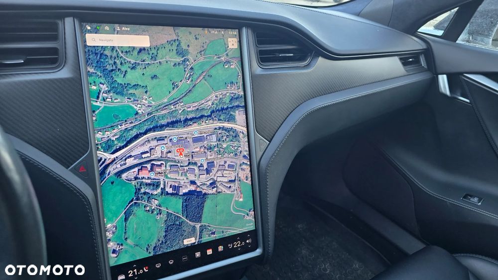 Tesla Model S - 21