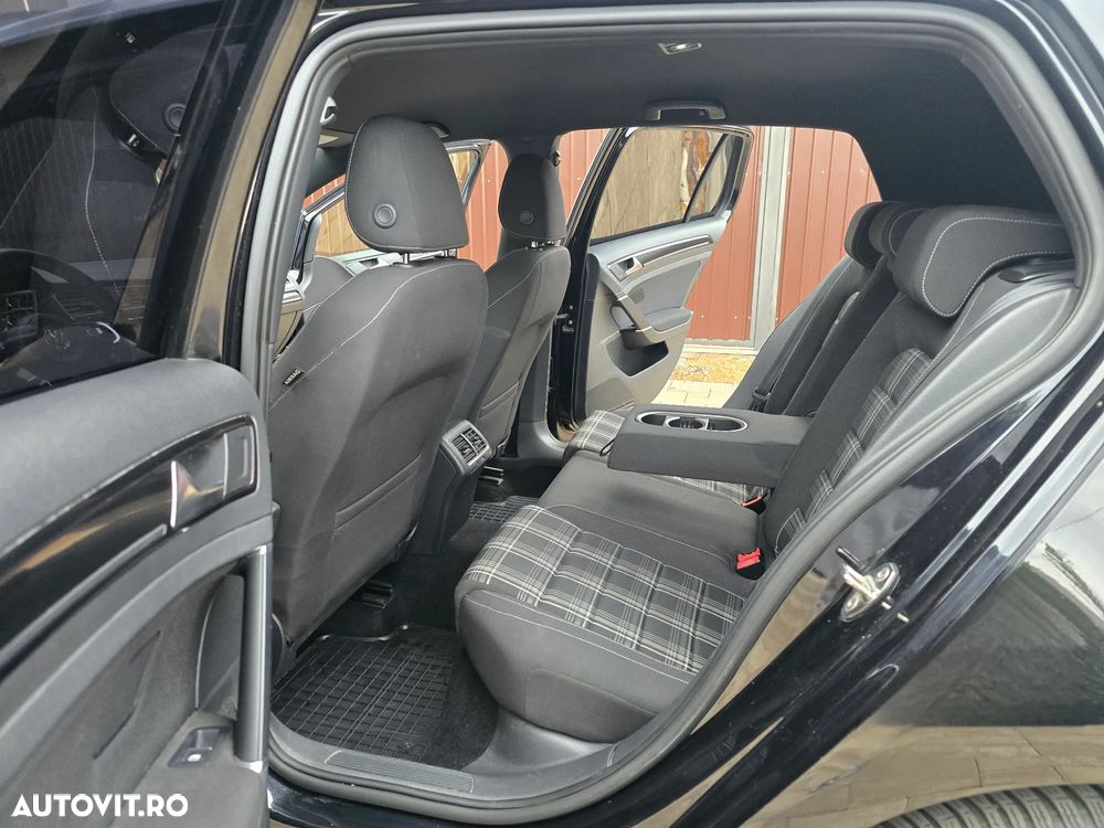 Volkswagen Golf 2.0 TDI DPF BMT GTD - 19