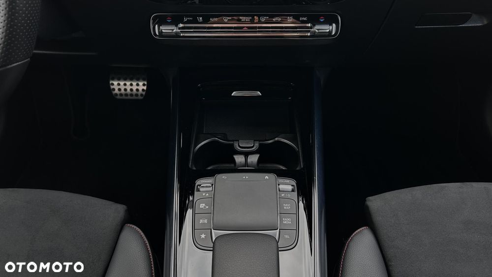 Mercedes-Benz GLA - 19