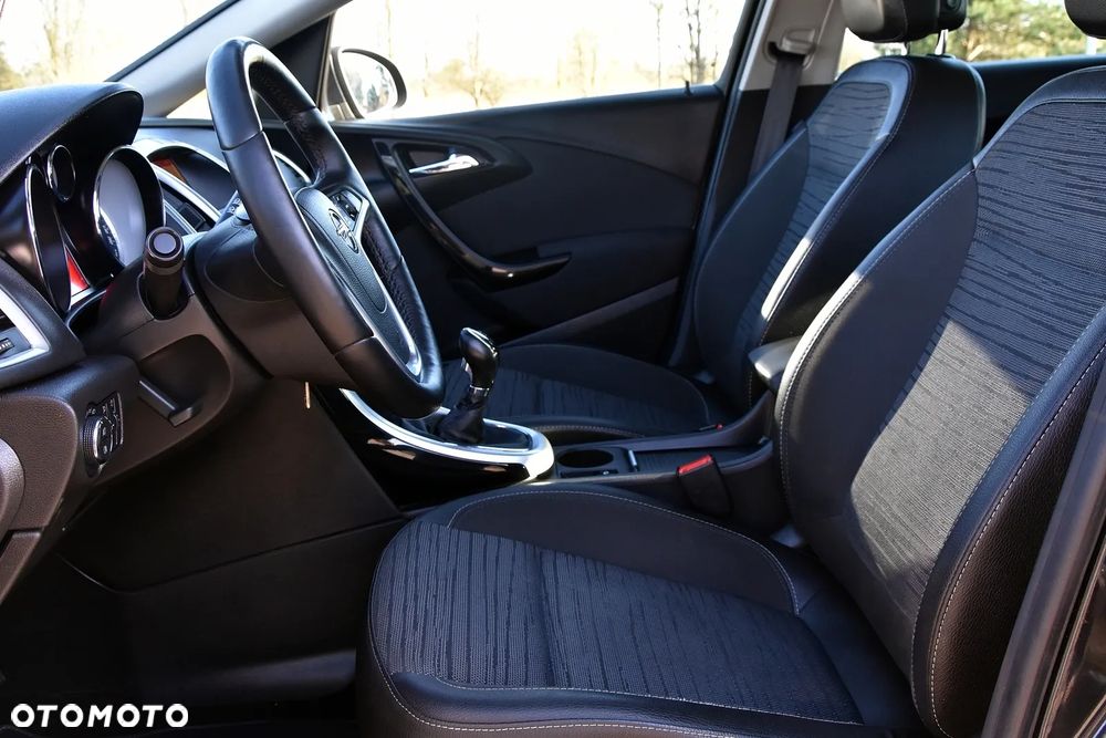 Opel Astra 1.4 T Cosmo EU6 - 16