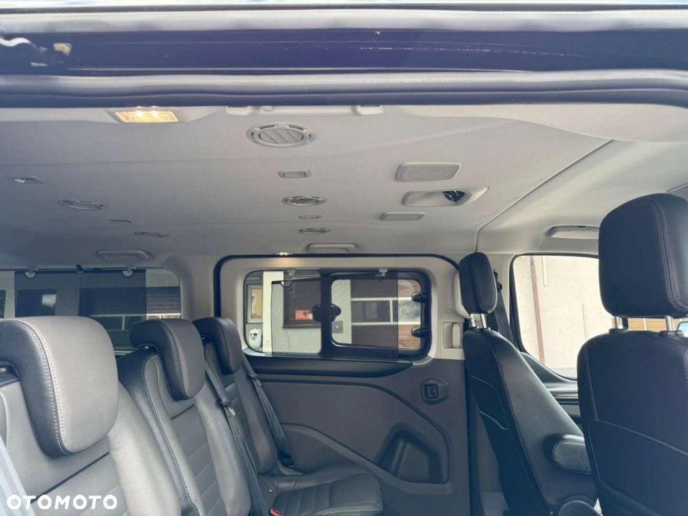 Ford Tourneo Custom - 30