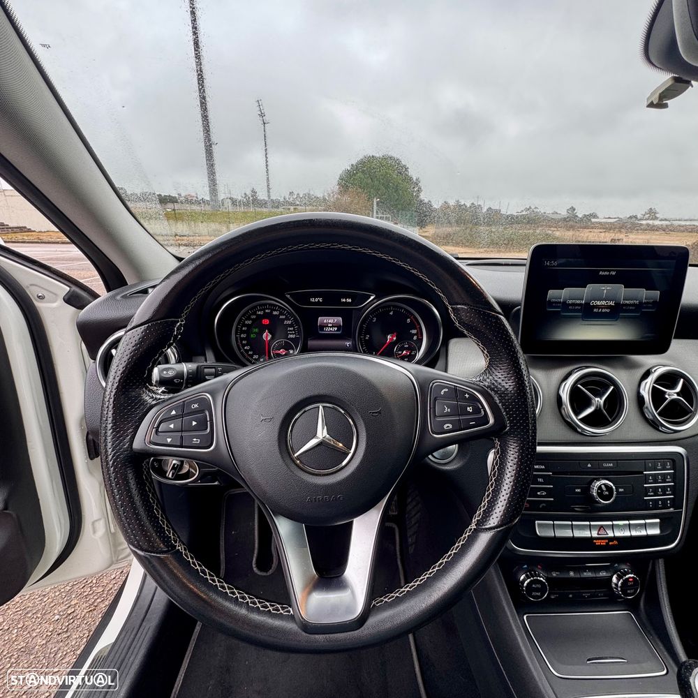 Mercedes-Benz GLA 180 d Style - 11