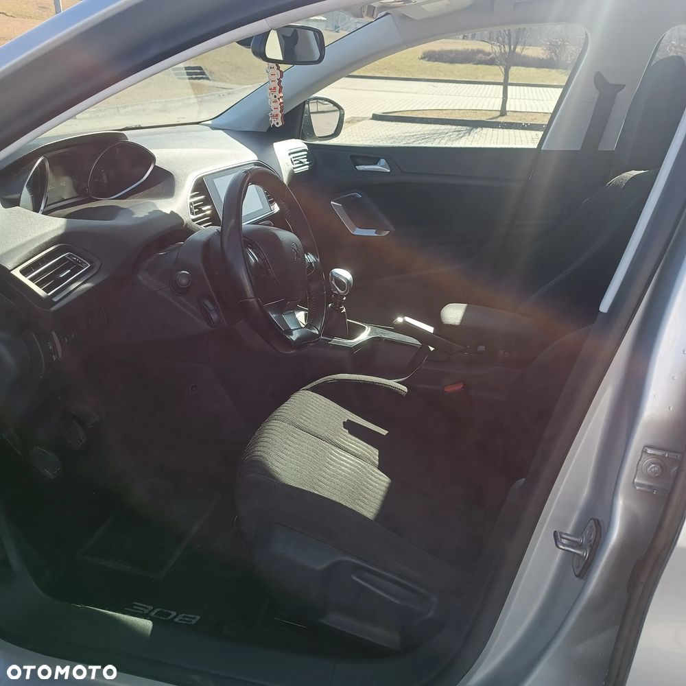 Peugeot 308 1.6 BlueHDi Allure S&S - 10