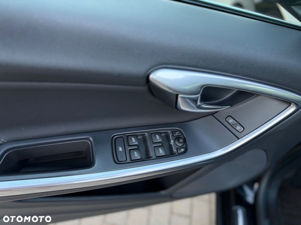 Volvo S60 D4 Momentum - 24