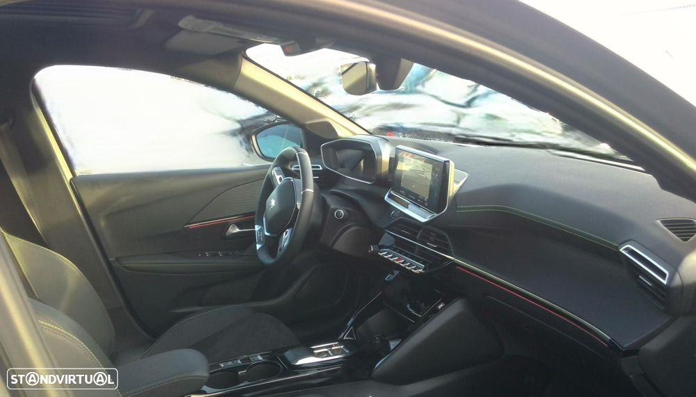Peugeot e-208 50 kWh GT - 5