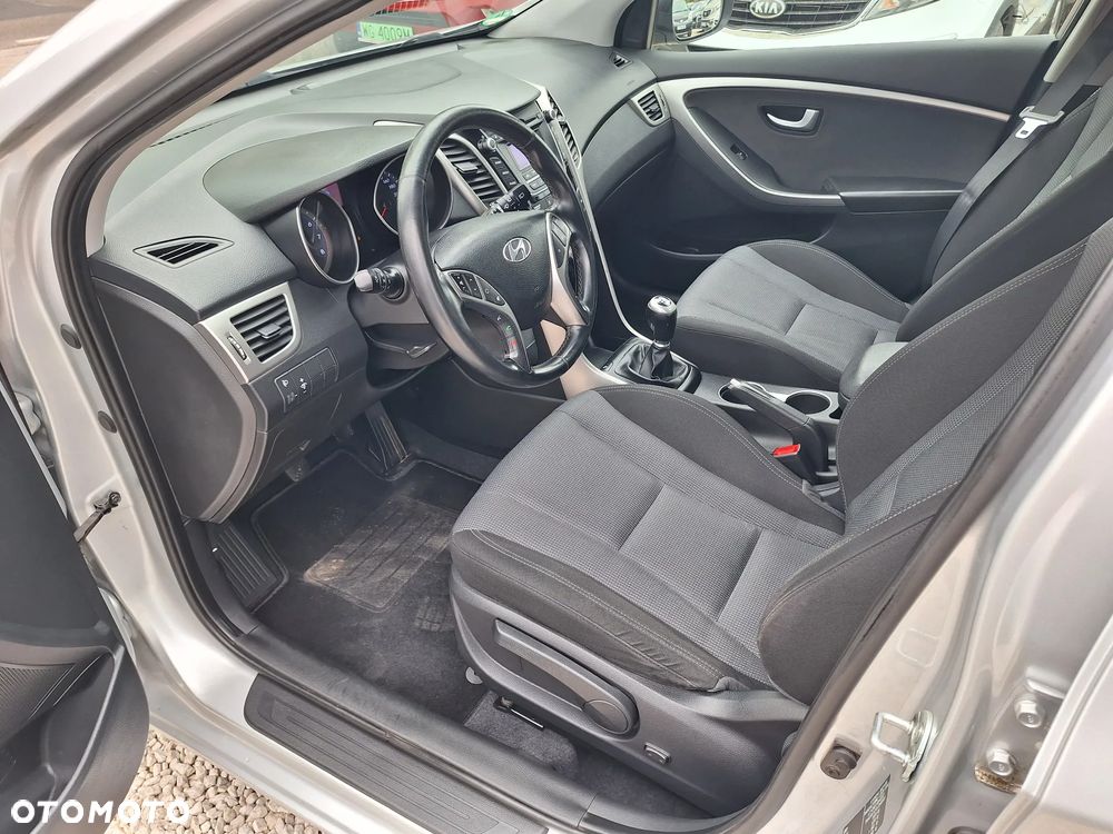 Hyundai i30 blue 1.6 GDI Trend - 6