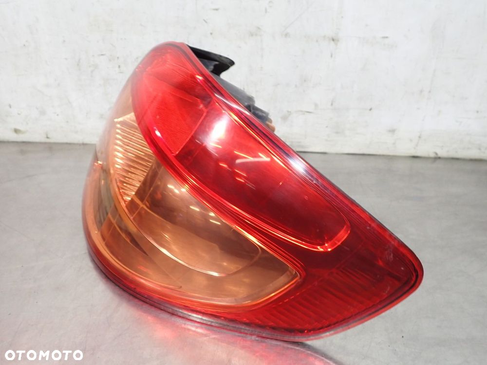 LAMPA PRAWA TYLNA SUZUKI SX4 1.6 - 3