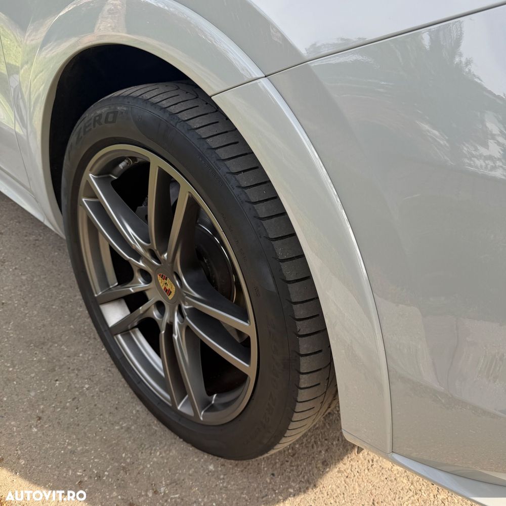 Porsche Cayenne Tiptronic S Platinum Edition - 3