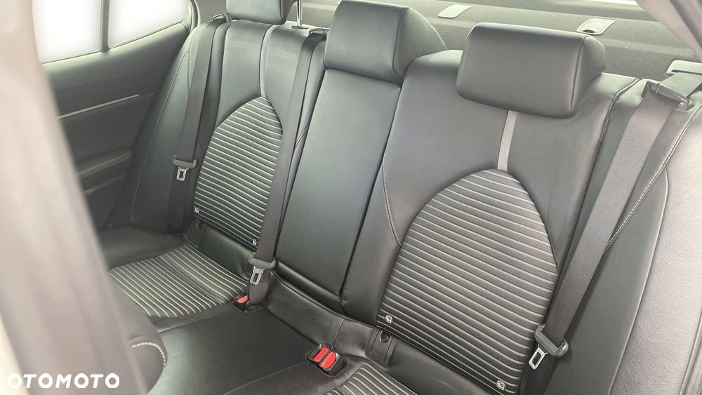 Toyota Camry 2.5 Hybrid Prestige CVT - 12