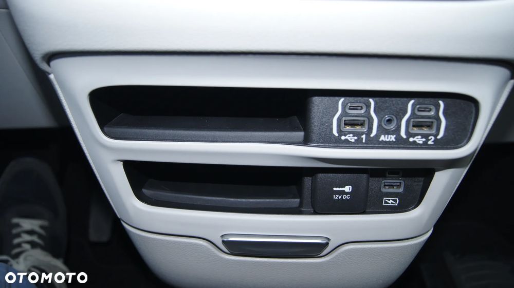 Chrysler Pacifica - 28