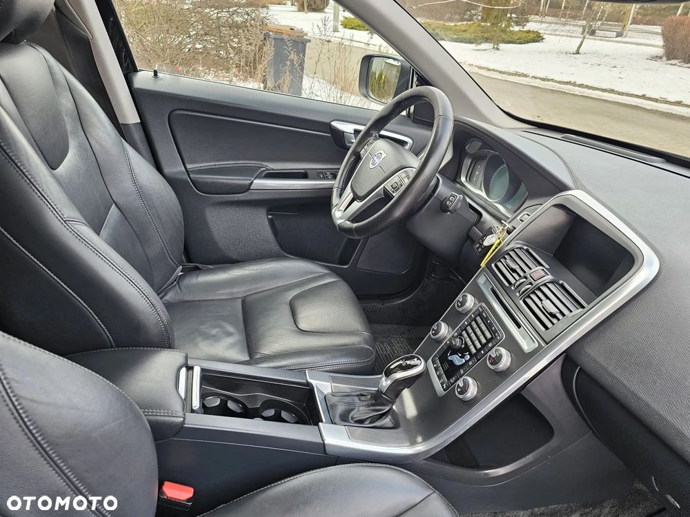 Volvo XC 60 D5 AWD Geartronic Summum - 25