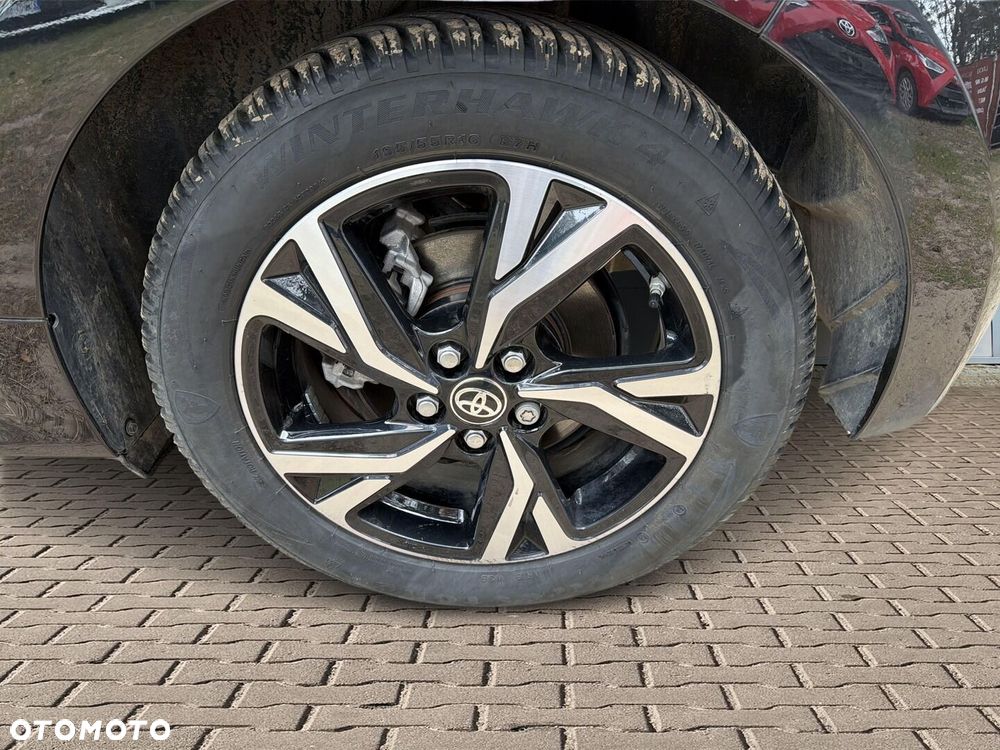 Toyota Yaris Hybrid 1.5 Style - 24