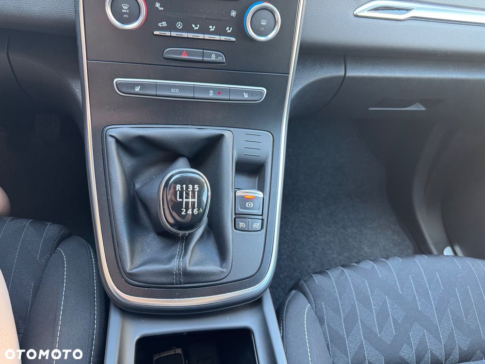 Renault Grand Scenic TCe 140 GPF BLACK EDITION - 27