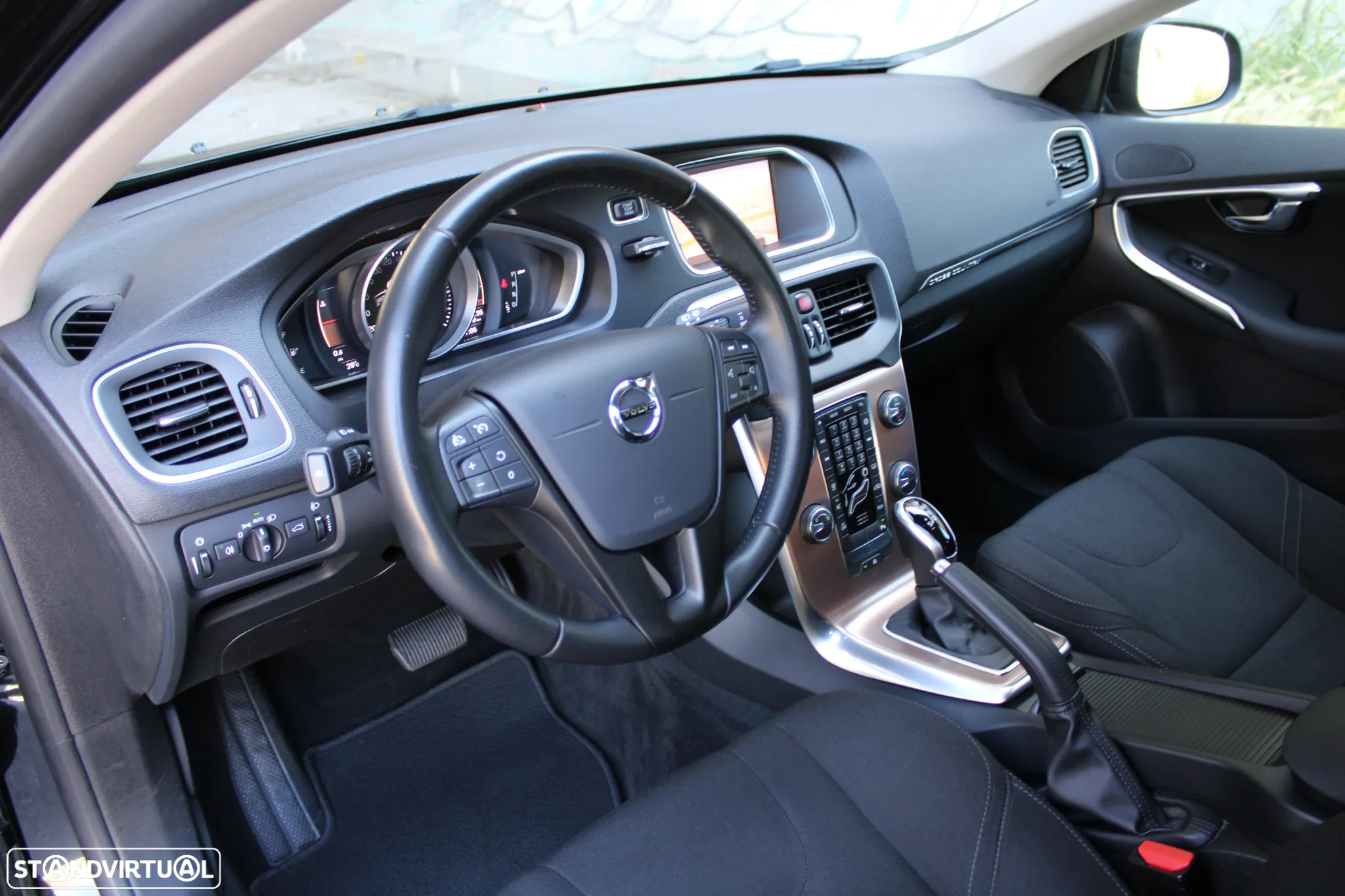 Volvo V40 Cross Country 2.0 D2 Momentum Geartronic - 9