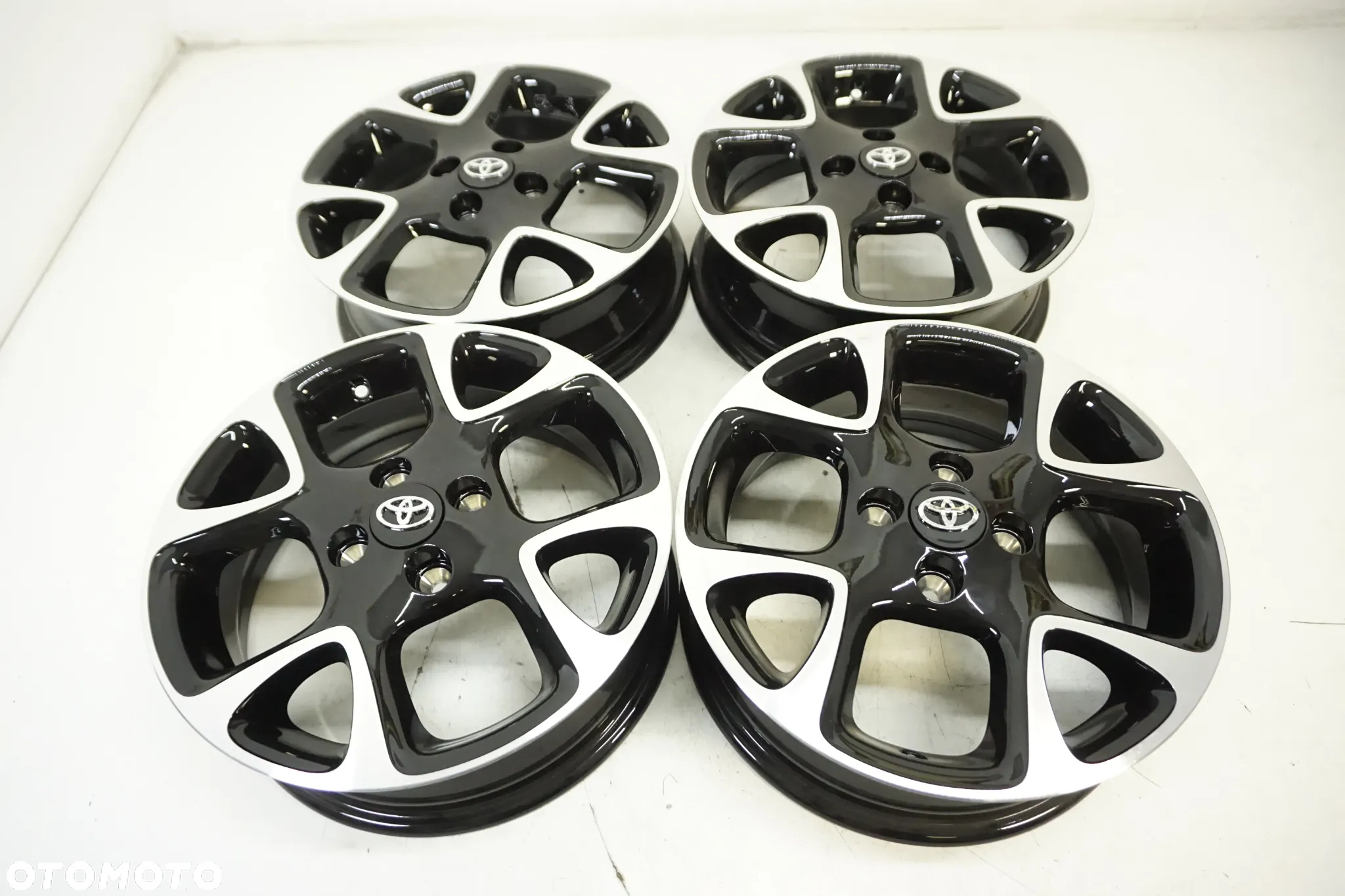 FELGI ALUMINIOWE 15 TOYOTA YARIS II-III COROLLA IQ  ET39 - 2