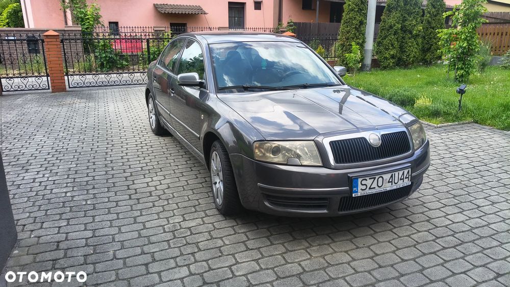 Skoda Superb 2.8 V6 Elegance - 1