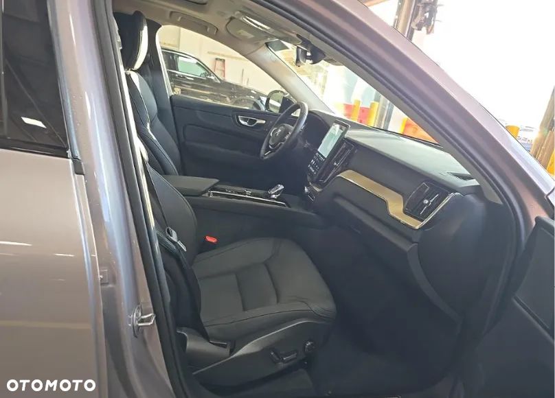 Volvo XC 60 B5 B AWD Plus Bright - 7