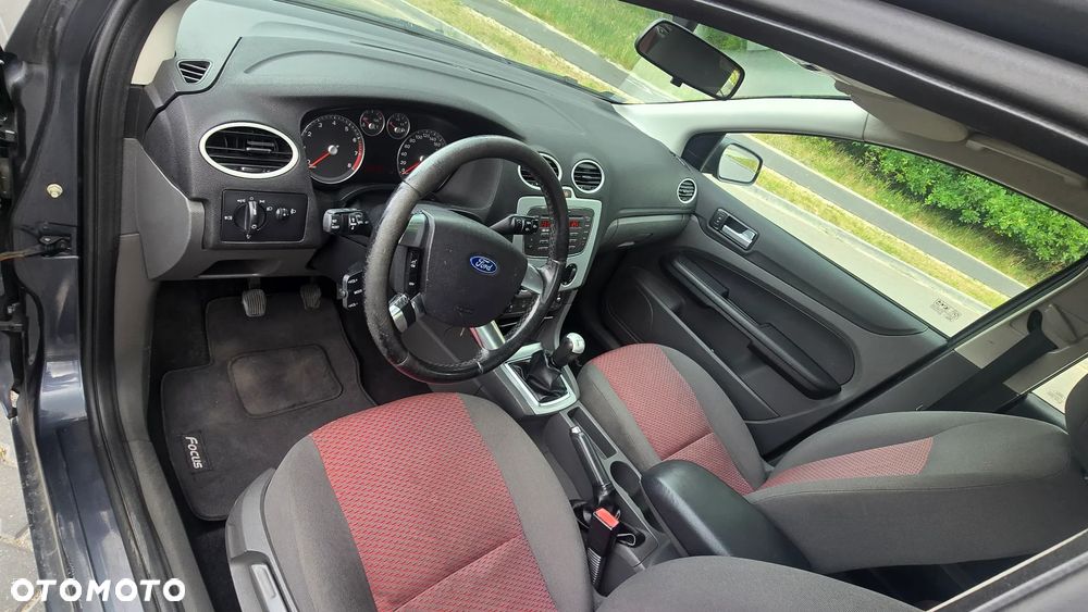 Ford Focus 1.6 16V Ambiente - 10
