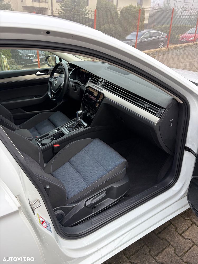 Volkswagen Passat - 17