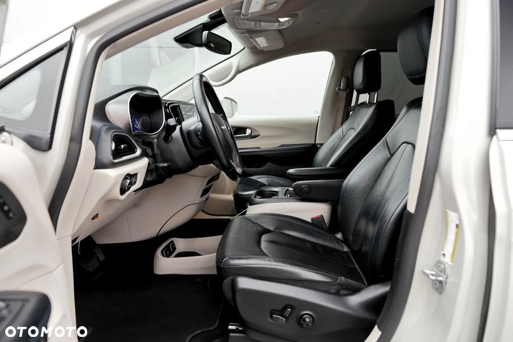 Chrysler Pacifica - 20