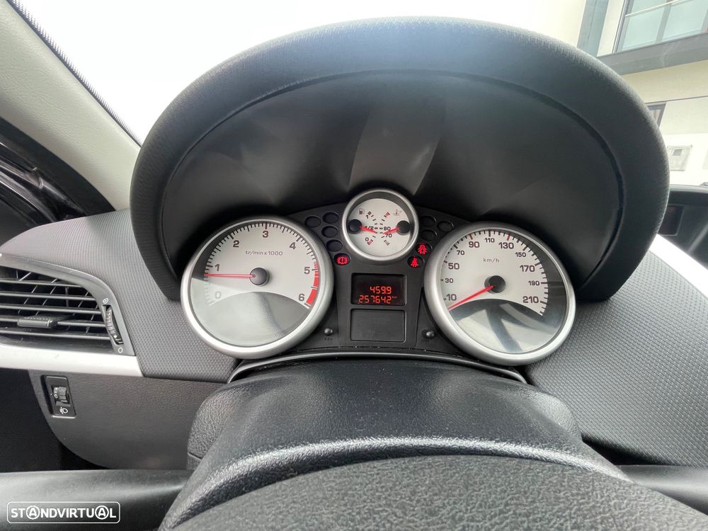 Peugeot 207 SW 1.6 HDi Outdoor - 11