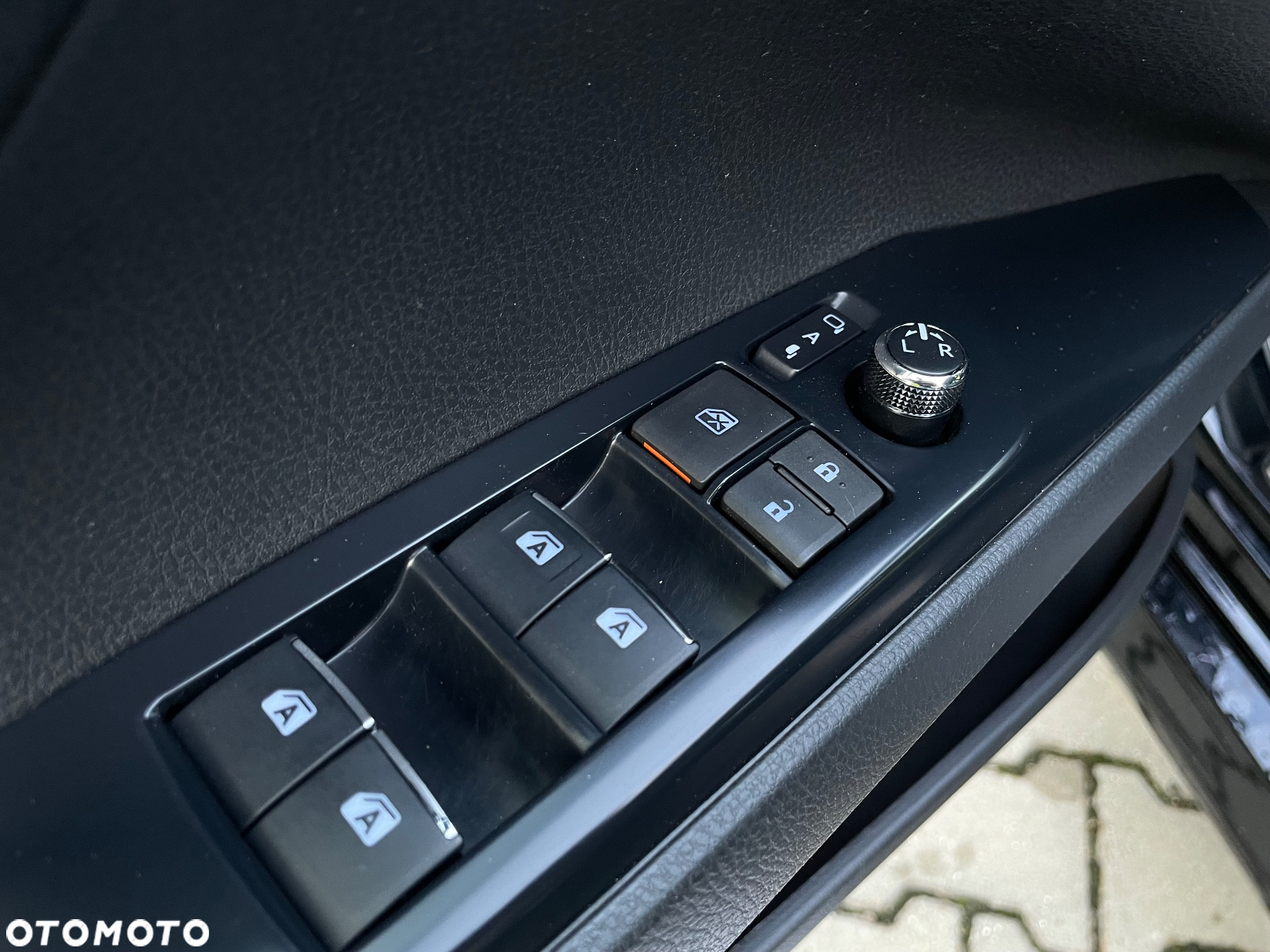 Toyota Camry 2.5 Hybrid Executive CVT - 14