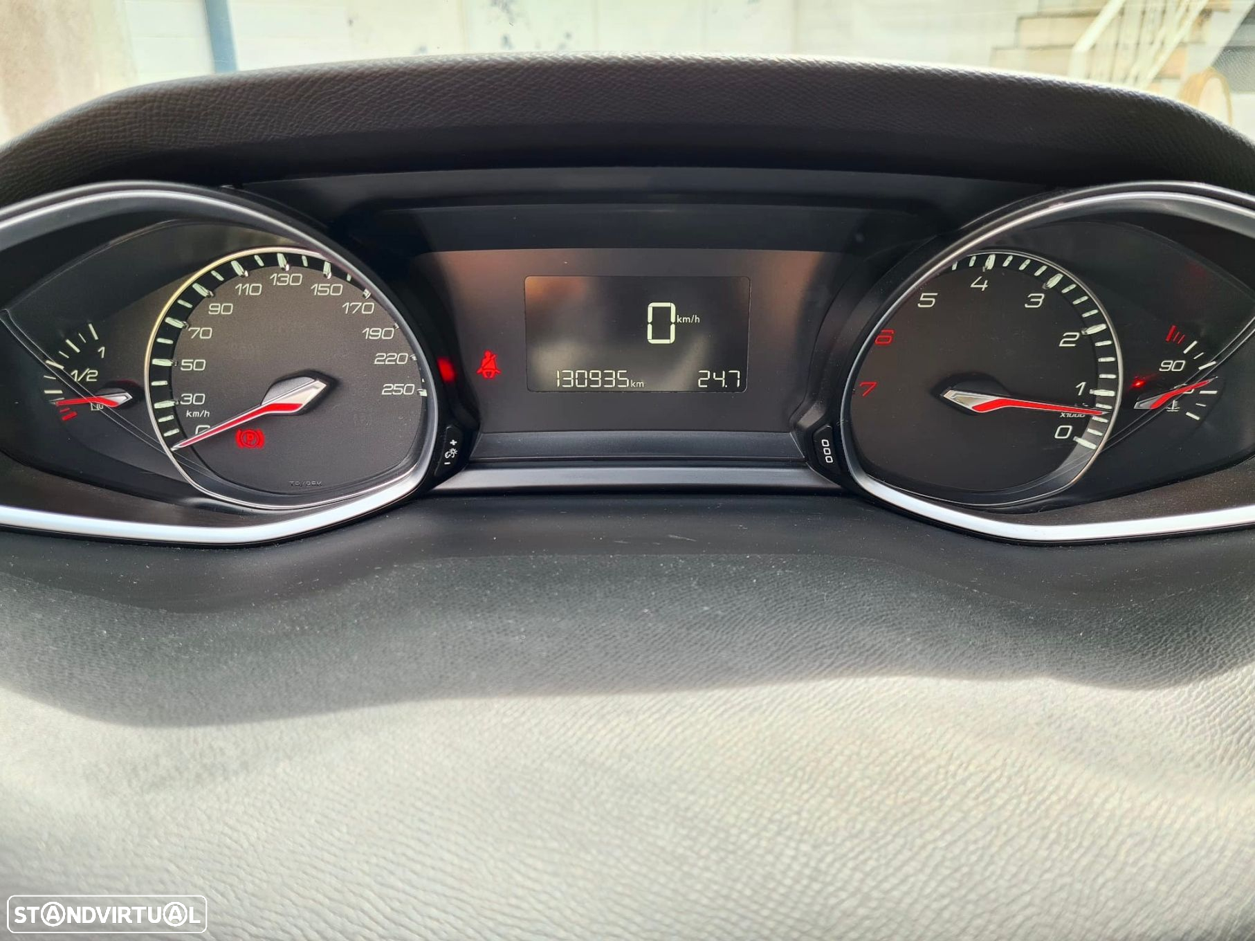Peugeot 308 1.2 PureTech Allure J17 - 28