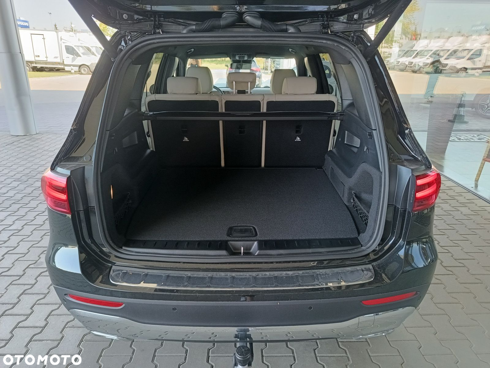 Mercedes-Benz GLB - 11