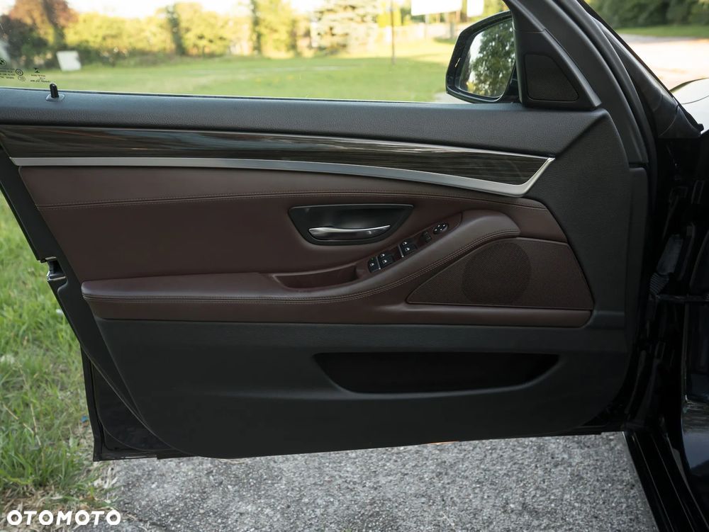 BMW Seria 5 520d Luxury Line - 28
