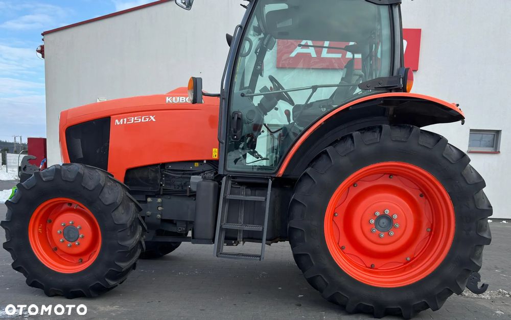 Kubota M135GX - 9